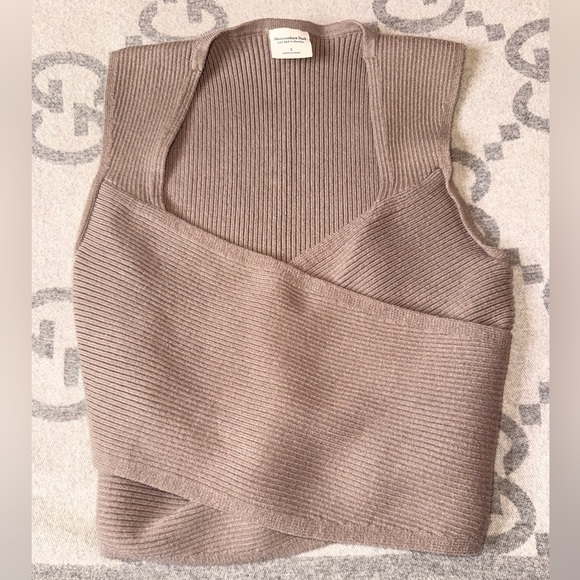 Abercrombie & Fitch Sweaters - Abercrombie & Fitch Ribbed Knit Top, S